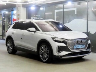 Q4 e-트론 45 프리미엄