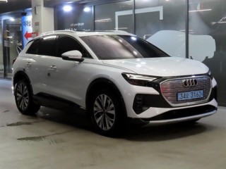 Q4 e-트론 45